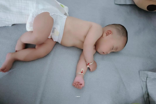 阿拉尔1岁宝宝可以吃盐吗